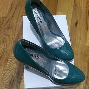 Kenneth Cole unlisted